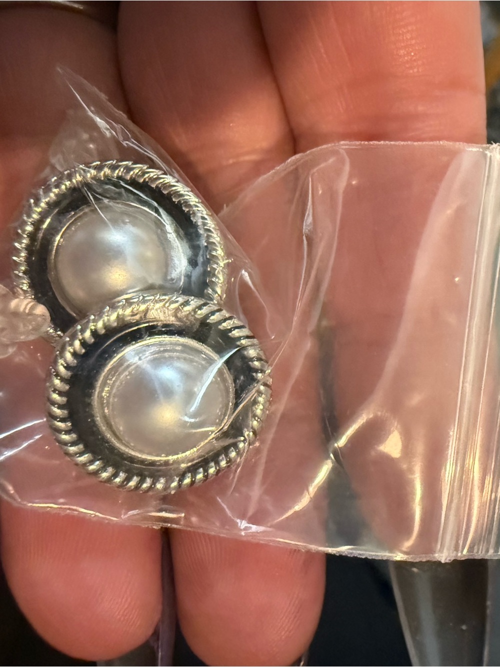Silver Pearl Rope-Edge Stud Earrings - White Pearl